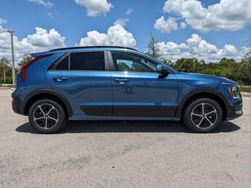 2025 Kia Niro EX