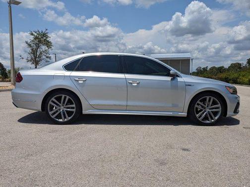2019 Volkswagen Passat 2.0T R-Line
