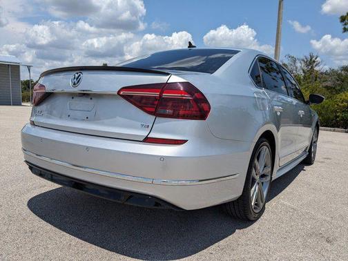 2019 Volkswagen Passat 2.0T R-Line