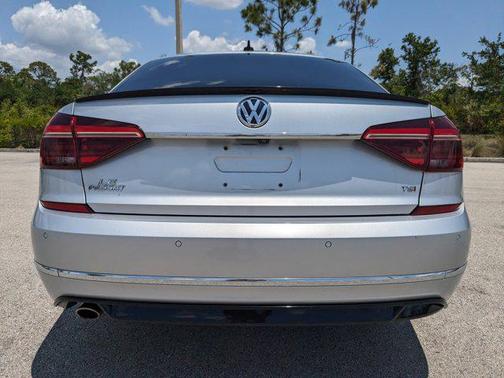 2019 Volkswagen Passat 2.0T R-Line