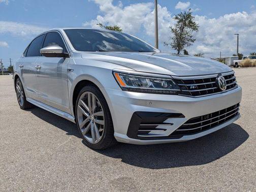 2019 Volkswagen Passat 2.0T R-Line