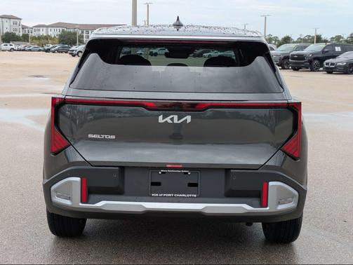 Interstellar Gray 2027 Kia Seltos S