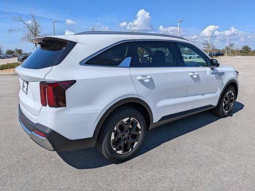 Glacial White Pearl 2026 Kia Sorento S
