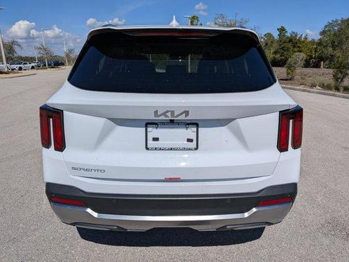 Glacial White Pearl 2026 Kia Sorento S