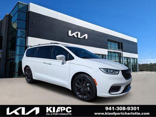 2021 Chrysler Pacifica Touring L