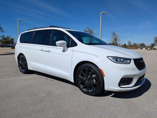 2021 Chrysler Pacifica Touring L