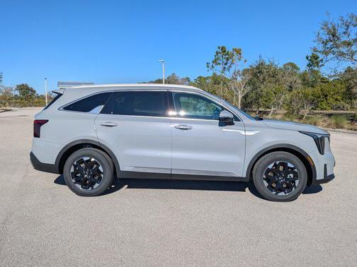Wolf Gray 2026 Kia Sorento S