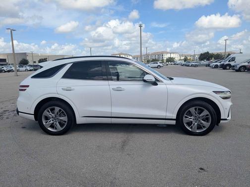 Matterhorn White 2022 Genesis GV70 3.5T AWD Sport