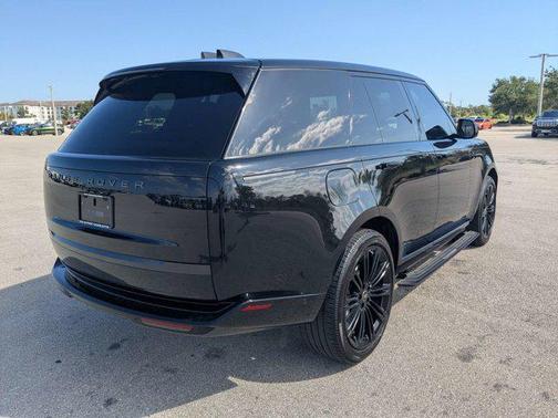 Santorini Black Metallic 2025 Land Rover Range Rover P400 SE