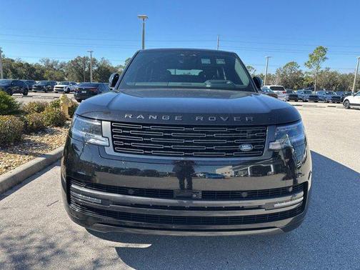 Santorini Black Metallic 2025 Land Rover Range Rover P400 SE