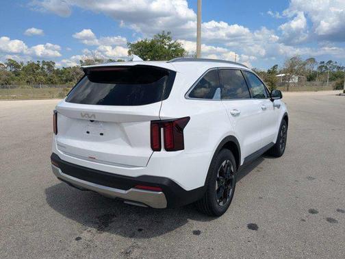 Glacial White 2026 Kia Sorento S