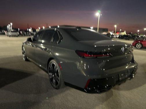 2023 BMW 760 i xDrive