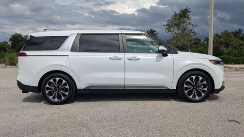 2022 Kia Carnival EX