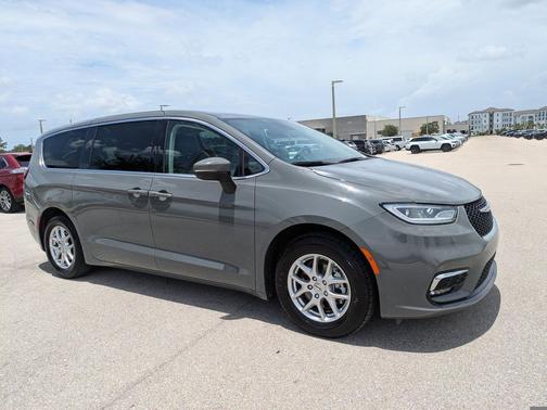 Ceramic Gray Clearcoat 2023 Chrysler Pacifica Touring L
