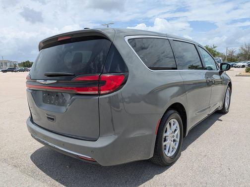 Ceramic Gray Clearcoat 2023 Chrysler Pacifica Touring L