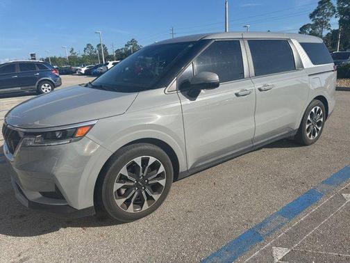 Ceramic Silver 2024 Kia Carnival EX