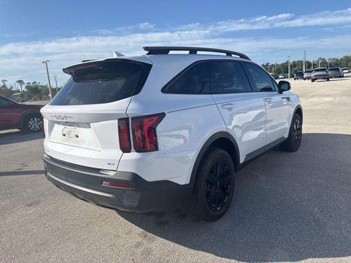 Glacial White Pearl 2023 Kia Sorento S