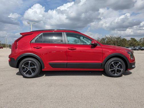 2025 Kia Niro Plug-In Hybrid EX