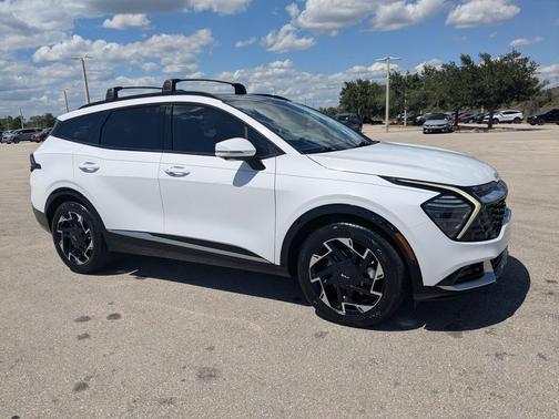 Glacial White Pearl 2023 Kia Sportage SX-Prestige