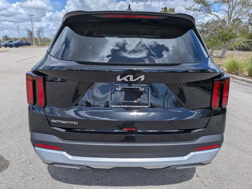 Ebony Black 2026 Kia Sorento LX