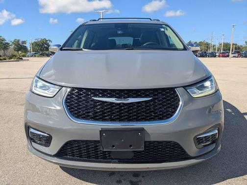 Ceramic Gray Clearcoat 2023 Chrysler Pacifica Limited