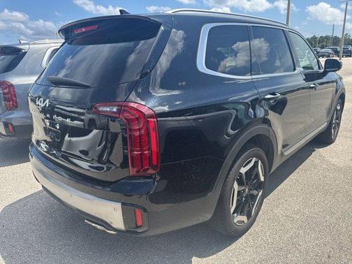 Ebony Black 2025 Kia Telluride S