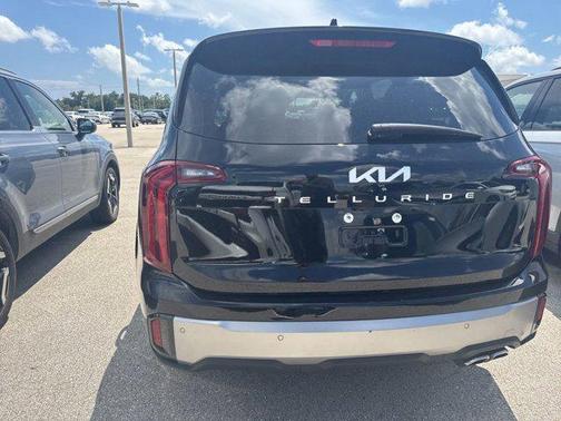 Ebony Black 2025 Kia Telluride S