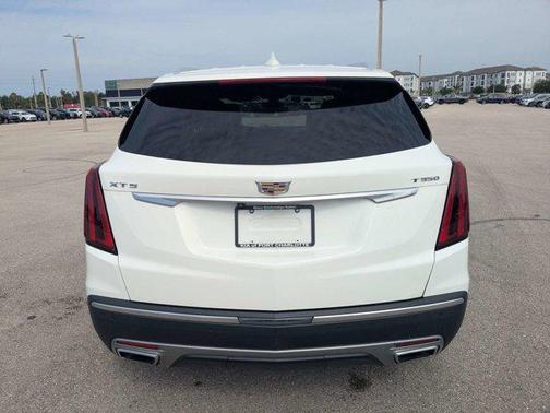 Mary Kay Pearl Tri-Coat 2022 Cadillac XT5 Premium Luxury