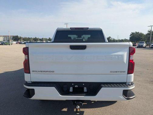 Summit White 2023 Chevrolet Silverado 1500 Custom