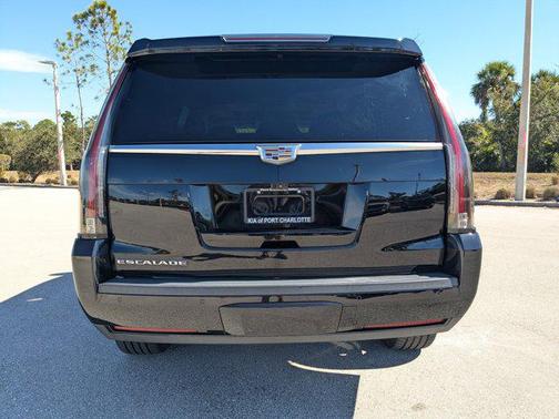 2020 Cadillac Escalade Luxury