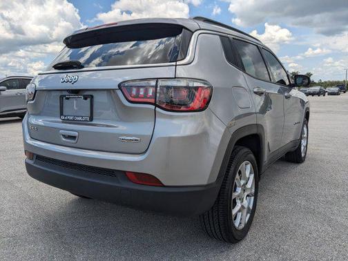 2023 Jeep Compass Latitude Lux