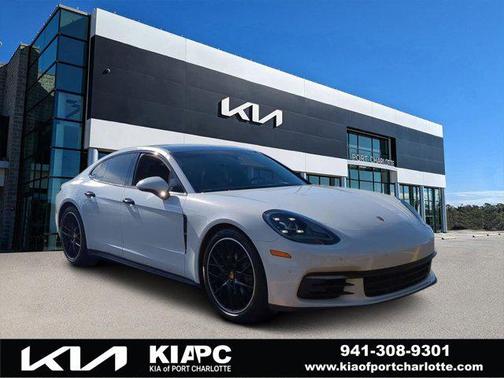 Carrara White Metallic 2018 Porsche Panamera 4S