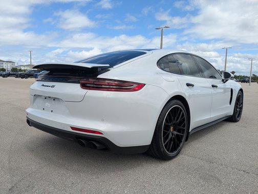 Carrara White Metallic 2018 Porsche Panamera 4S