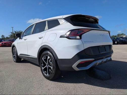 Glacial White Pearl 2023 Kia Sportage EX