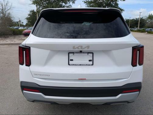 Glacial White 2026 Kia Sorento LX