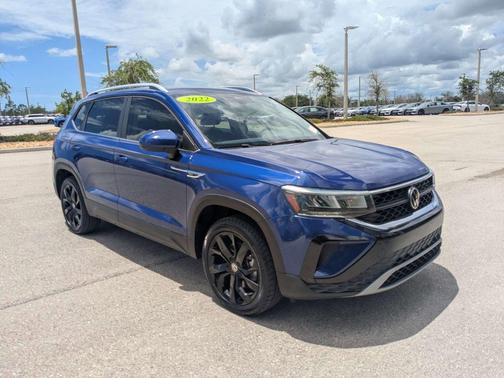 Cornflower Blue 2022 Volkswagen Taos 1.5T SE