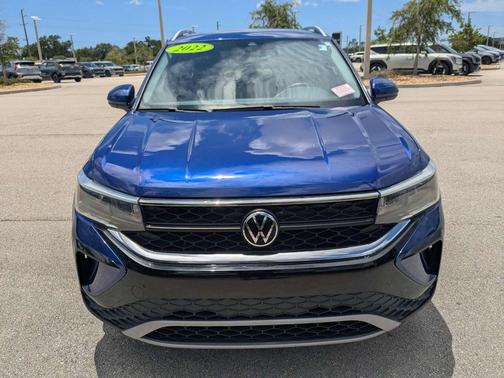 Cornflower Blue 2022 Volkswagen Taos 1.5T SE