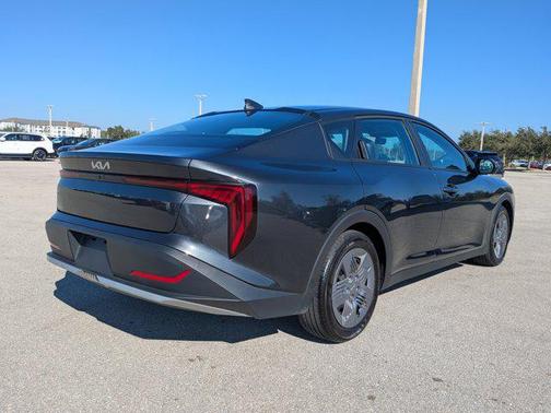 2025 Kia K4 LX