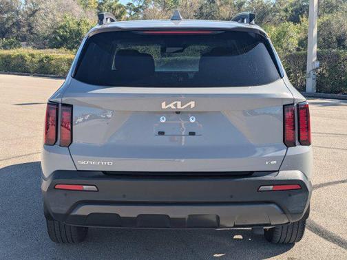 2023 Kia Sorento EX
