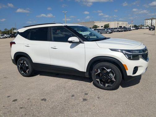 Snow White Pearl 2026 Kia Seltos S