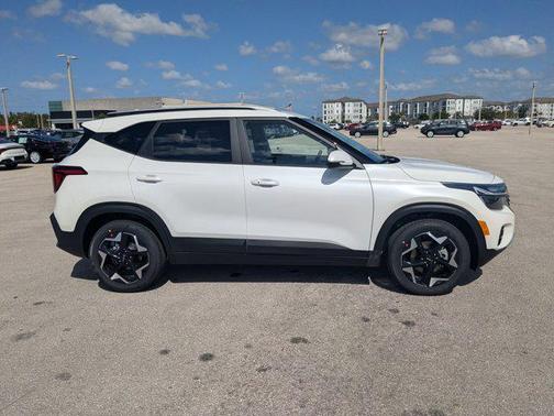 Snow White Pearl 2026 Kia Seltos S