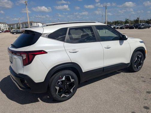Snow White Pearl 2026 Kia Seltos S