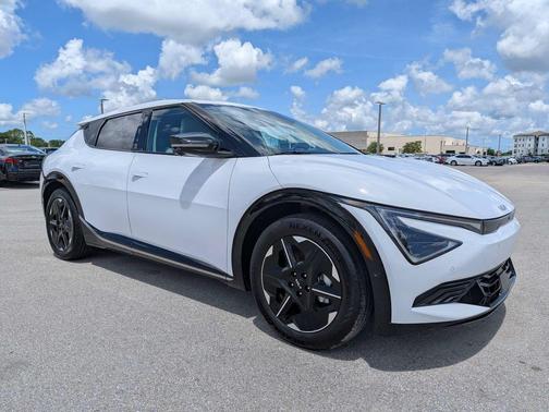 Glacier White Pearl 2025 Kia EV6 Wind RWD