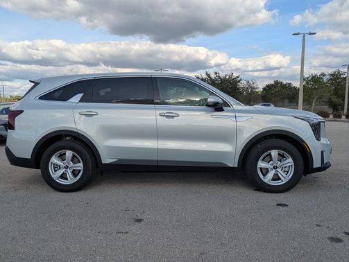 2026 Kia Sorento LX