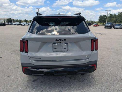Wolf Gray 2026 Kia Sorento SX