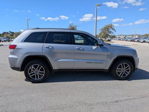 2020 Jeep Grand Cherokee Laredo