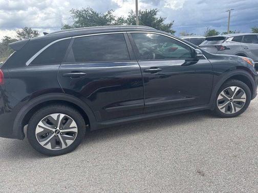 Aurora Black Pearl 2020 Kia Niro EV EX Premium