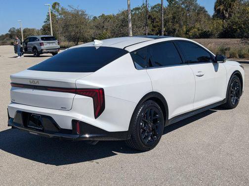 2025 Kia K4 GT-Line Turbo