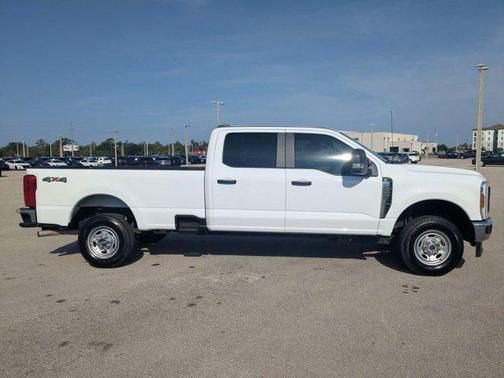 Oxford White 2024 Ford F-250 XL