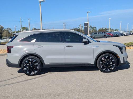 2025 Kia Sorento SX